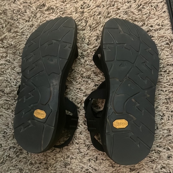 Black Chacos 7 shoes sandals - Picture 2 of 3
